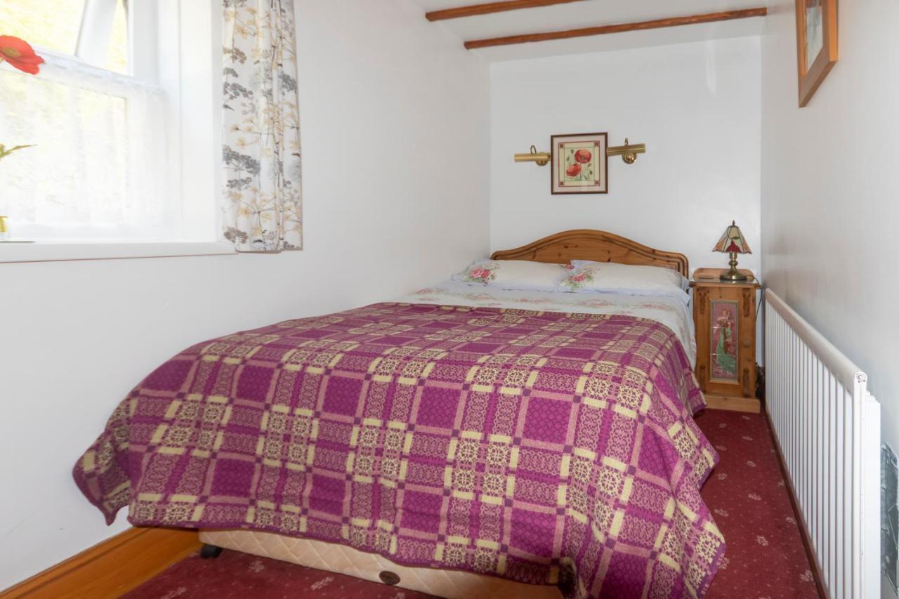 Rosebud Cottage Romantic Cottage For A Couple Фишгард Екстериор снимка