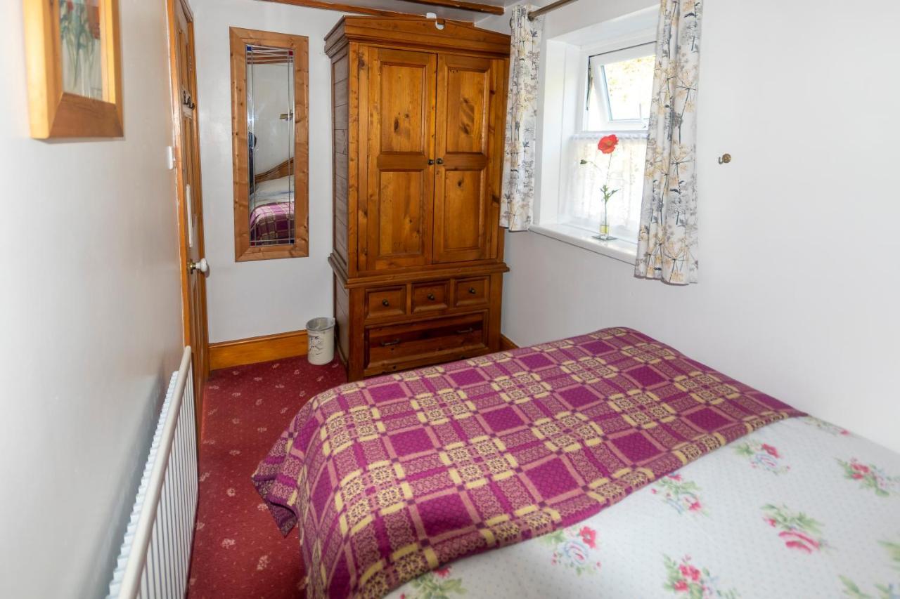 Rosebud Cottage Romantic Cottage For A Couple Фишгард Екстериор снимка